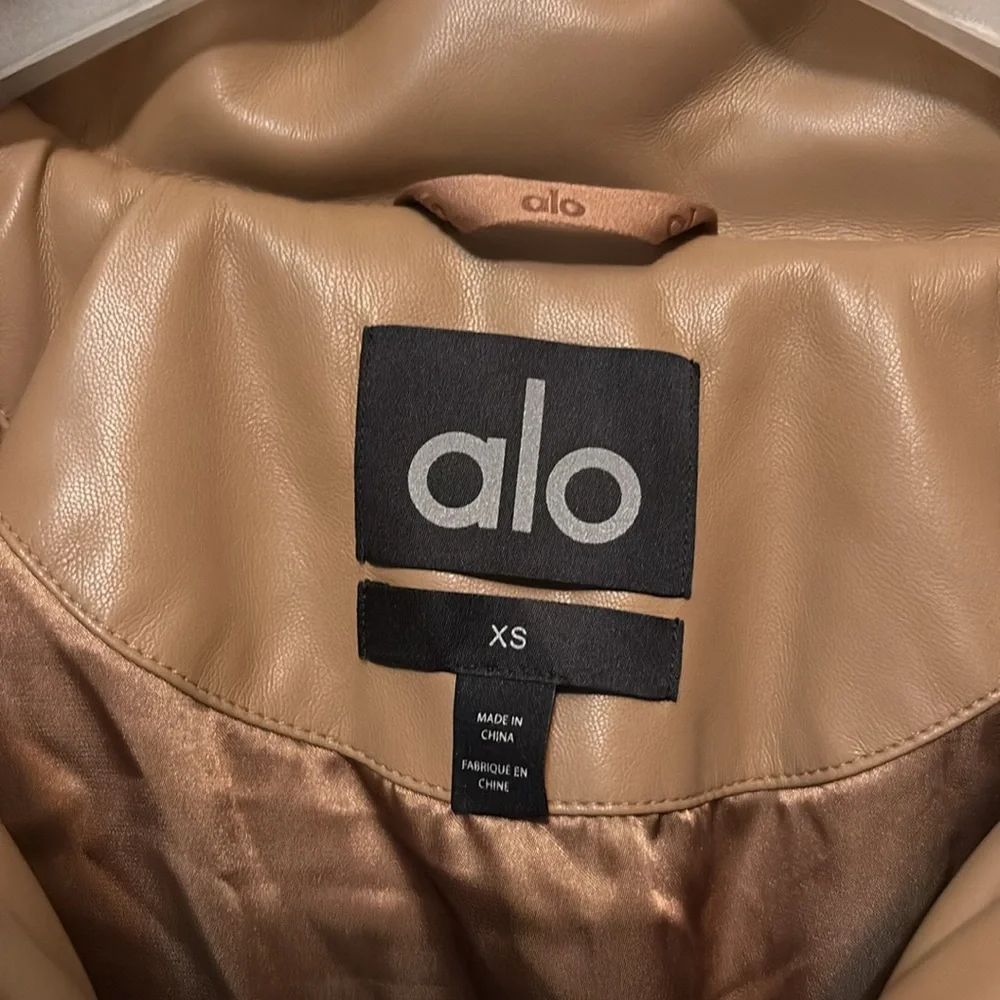 ALO Yoga Faux Leather Boss Puffer Jacket, Toasted Almond Sz XS NWT PRICE FIRM